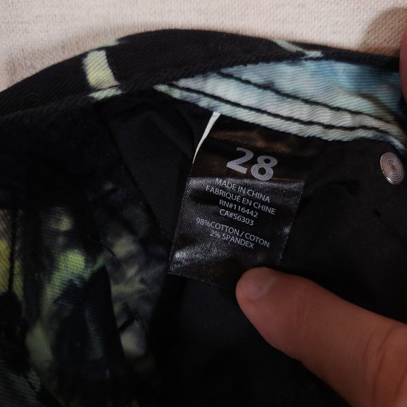 Rogue Jeans Tie Dye Mens 28 Black Skinny Stretchy Denim Pants Boho Retro - Picture 12 of 14